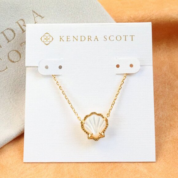 Kendra Scott Jewelry - Kendra Scott Brynne Shell Necklace 🎀 Gold Ivory Mother-of-Pearl